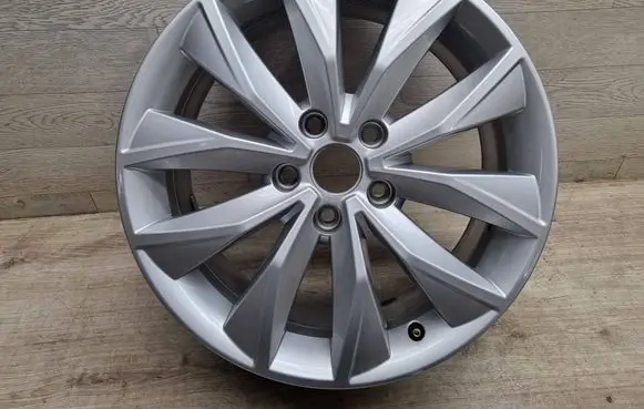 Seat Ateca R17 alloy rim 575601025M