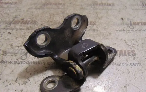 Toyota RAV 4 (XA30) Rear door upper hinge