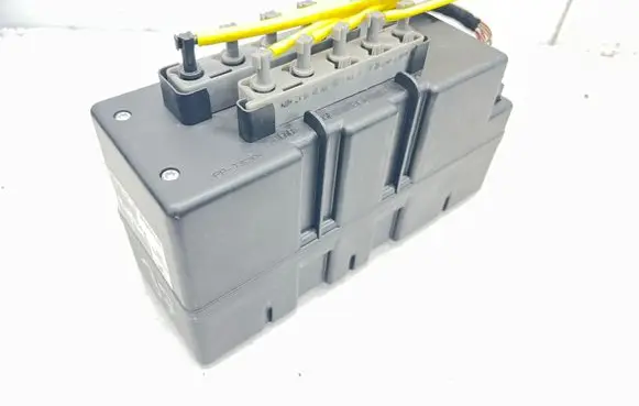 Mercedes-Benz S W220 Central locking vacuum pump 2208001148
