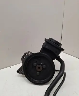 BMW 3 E46 Power steering pump PA66GF25