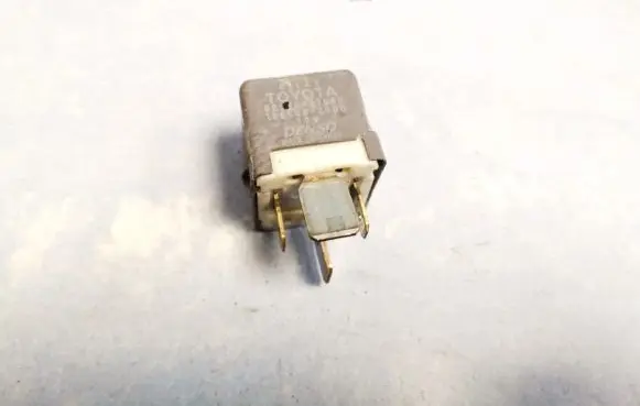 Toyota Avensis T250 Other relay 9008087030 90080-87030