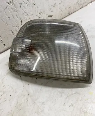 Volkswagen Multivan T4 Front indicator light