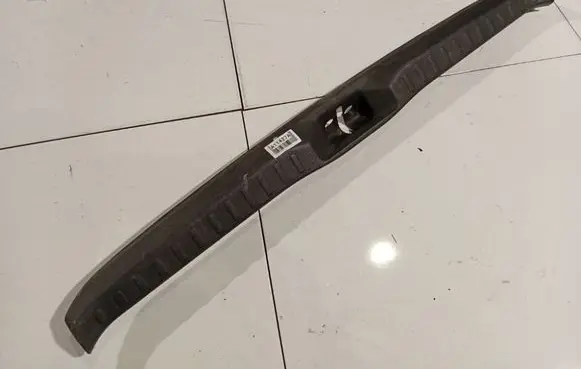 Nissan Micra Other trunk/boot trim element 84992AX602
