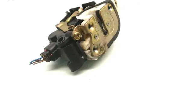 Mitsubishi Grandis Front door lock 05Y18