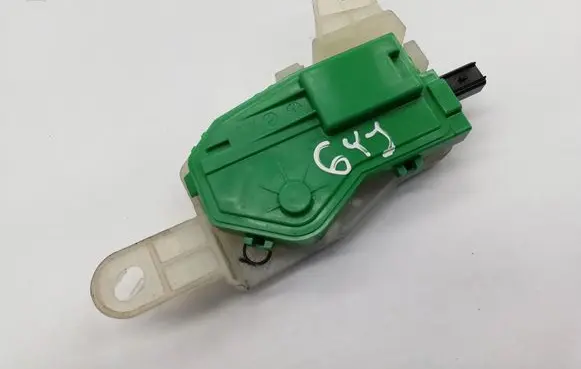 Hyundai i30 Fuel tank cap lock motor 