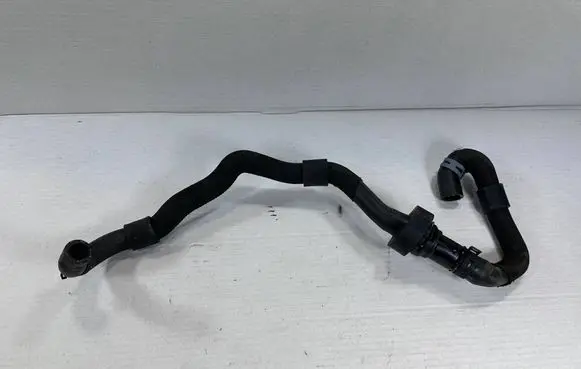 Volkswagen PASSAT B8 Engine coolant pipe/hose 3Q0122096E