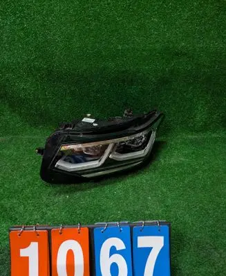 Volkswagen Tiguan Headlight/headlamp 