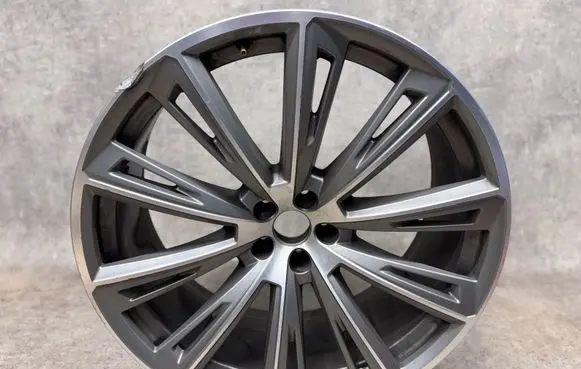 Audi RS Q8 R22 alloy rim 
