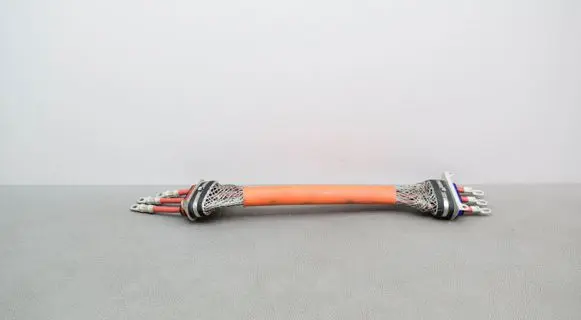 Mitsubishi Outlander Positive cable (battery) 