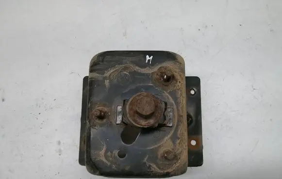 Nissan Terrano Spare wheel mounting bracket