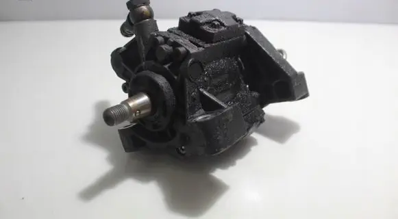 Renault Megane II Fuel injection high pressure pump 5WS40153