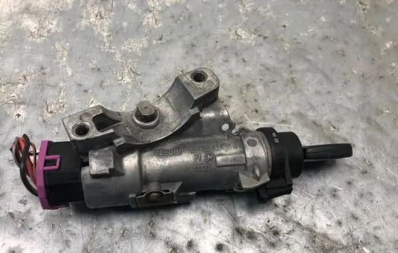 Volkswagen Polo IV 9N3 Ignition lock 4B0905851Q