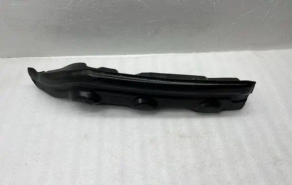 BMW 1 F40 Fender end trim 7448811