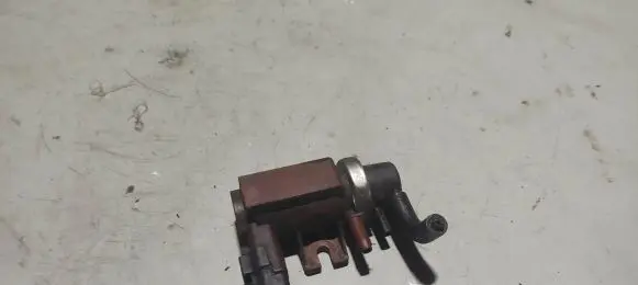 Citroen Berlingo Turbo solenoid valve 9652570180 05T325 70096803