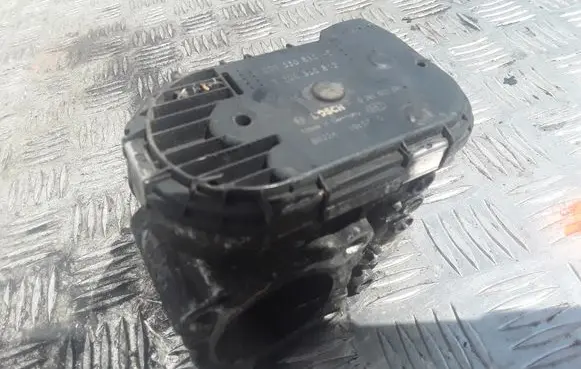 Renault Laguna III Throttle valve 8200330810