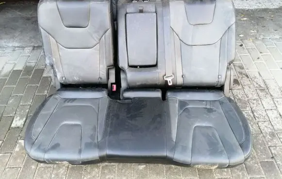 Seat set