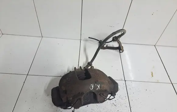 Volvo XC70 Front brake caliper