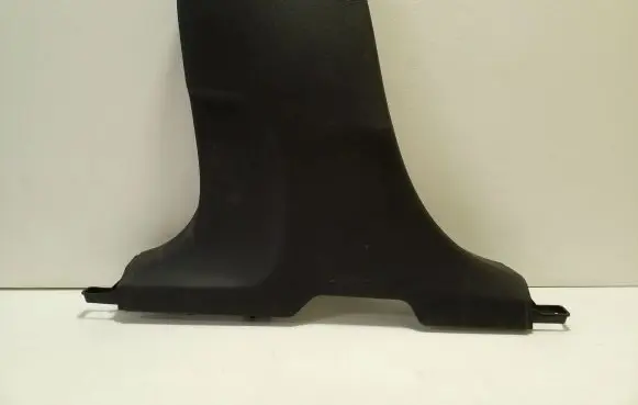 Volvo XC40 (B) pillar trim (bottom) 31457495
