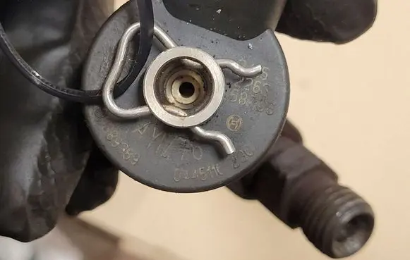 Renault Laguna II Fuel injector 0445110230