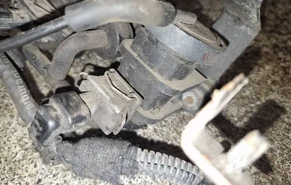 Opel Signum Turbo solenoid valve