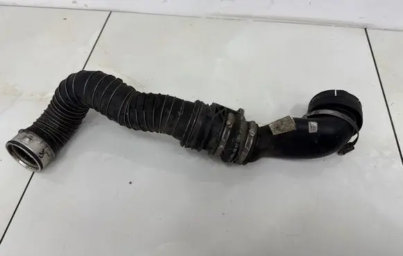 Intercooler hose/pipe
