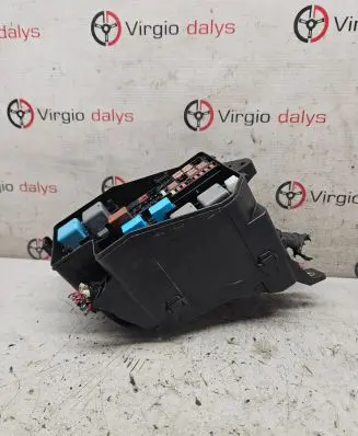 Toyota Previa (XR30, XR40) II Fuse module