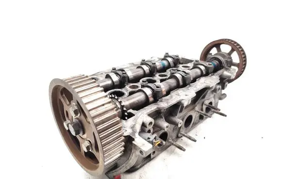 Land Rover Discovery Engine head 4R8Q6C064AH