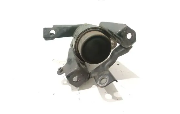 Toyota Corolla Verso E121 Engine mount bracket