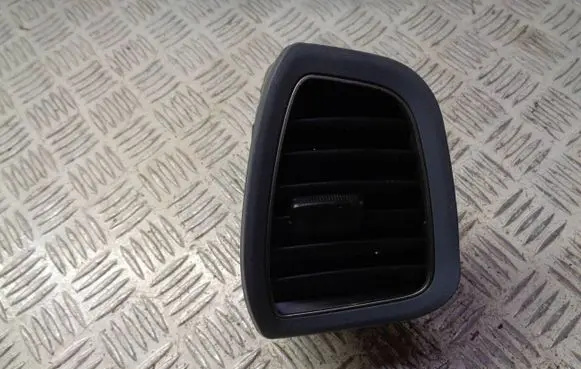 Hyundai i20 (GB IB) Dashboard side air vent grill/cover trim