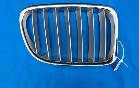 BMW X1 E84 Front bumper upper radiator grill 2993308