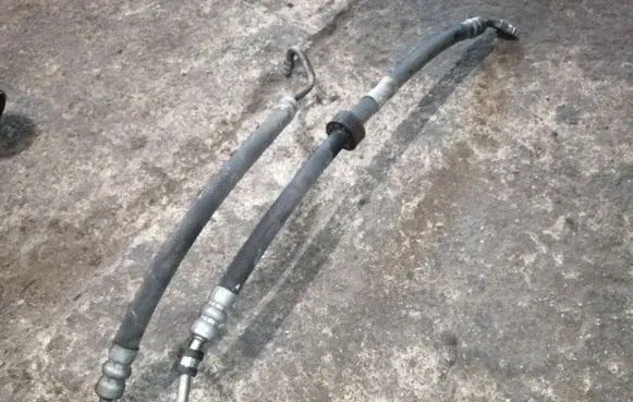 Power steering hose/pipe/line