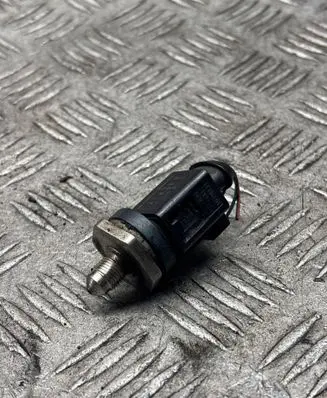 Audi A6 S6 C6 4F Fuel pressure sensor 06H906051A