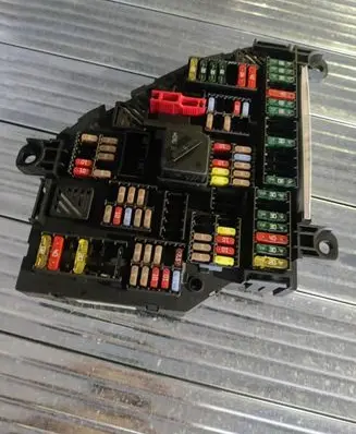 BMW 5 F10 F11 Fuse module 925281301 9252813
