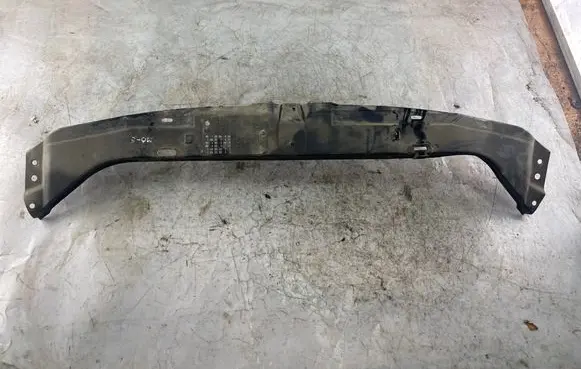 Mercedes-Benz E W210 Top upper radiator support slam panel