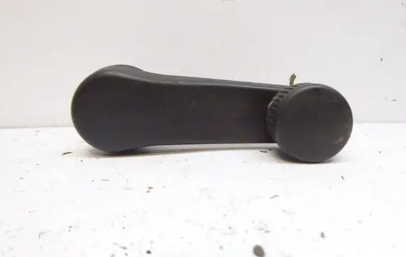 Volkswagen Golf III Front door window winding handle 1H0837581