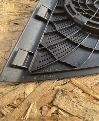 Side speaker trim/cover