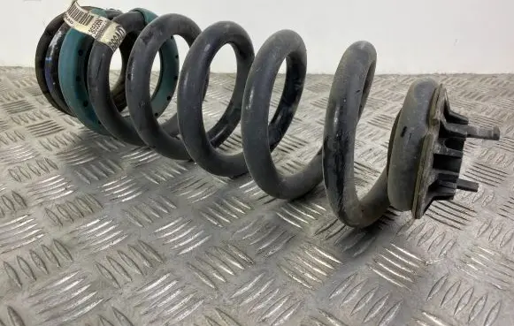 Jeep Grand Cherokee Rear coil spring P68029666AD