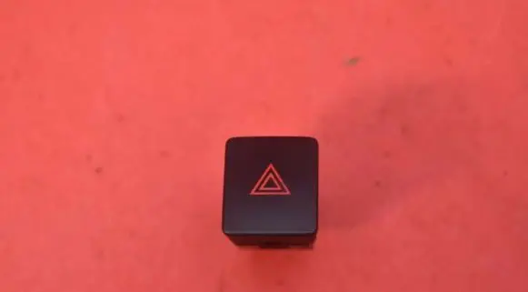 Nissan Qashqai Hazard light switch 299125472