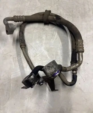 Volkswagen PASSAT B5.5 Air conditioning (A/C) pipe/hose 