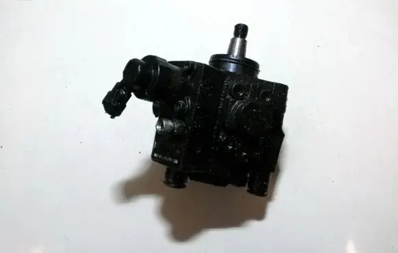 KIA Ceed Fuel injection high pressure pump 0445010124 331002a400