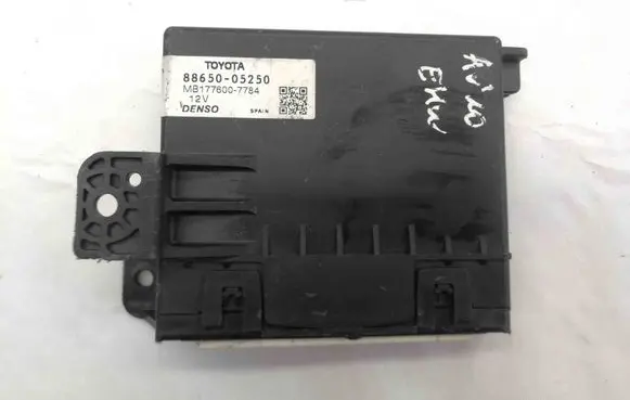 Toyota Avensis T270 Other devices 8865005250