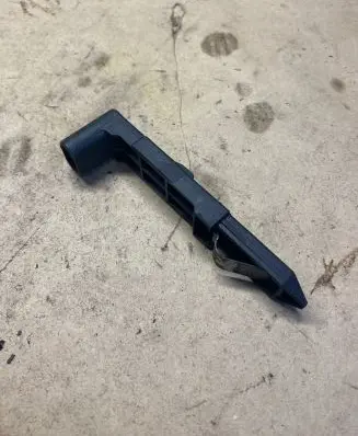 Headlight/headlamp mounting bracket