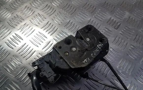 Mazda 626 Front door lock 1528007071