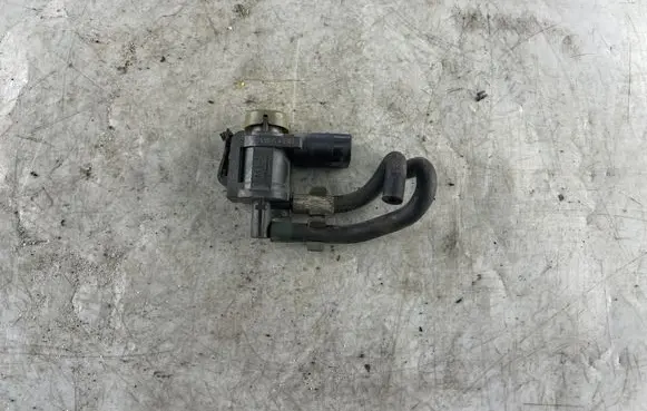 Audi A8 S8 D3 4E Vacuum valve 1J0906283C