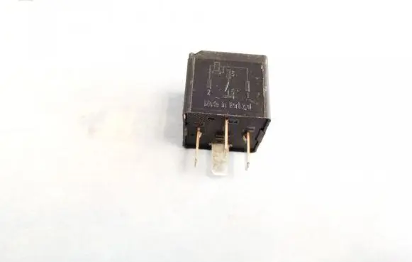 Ford Mondeo Mk III Other relay 2s7t14b192aa v23136b1x66