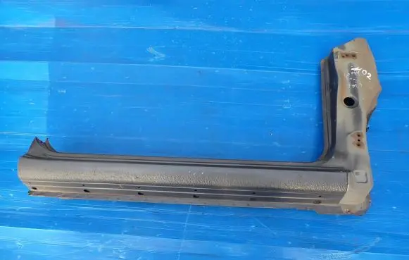 Toyota Corolla E120 E130 Sill