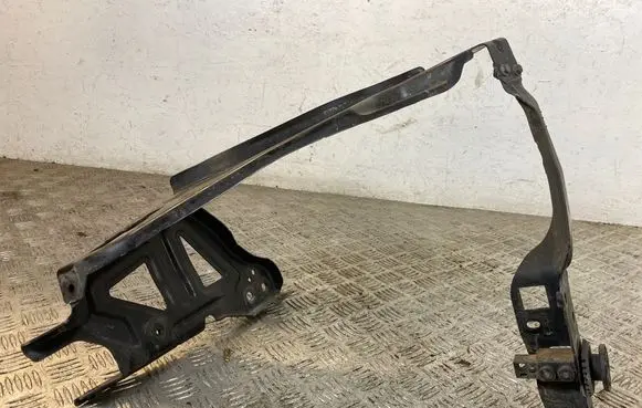 Mercedes-Benz E C207 W207 Headlight/headlamp mounting bracket A2076200191 01QA00729