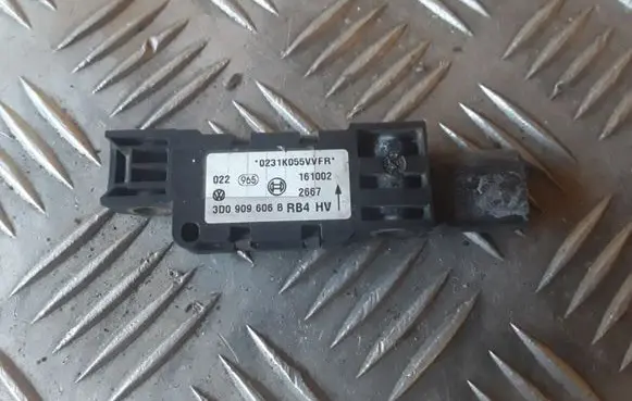 Volkswagen Phaeton Airbag deployment crash/impact sensor 3D0909606B