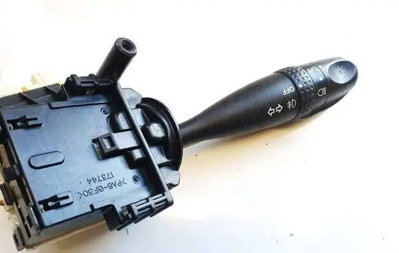 Suzuki Grand Vitara II Indicator stalk 173744