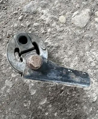 Muffler mount bracket/holder